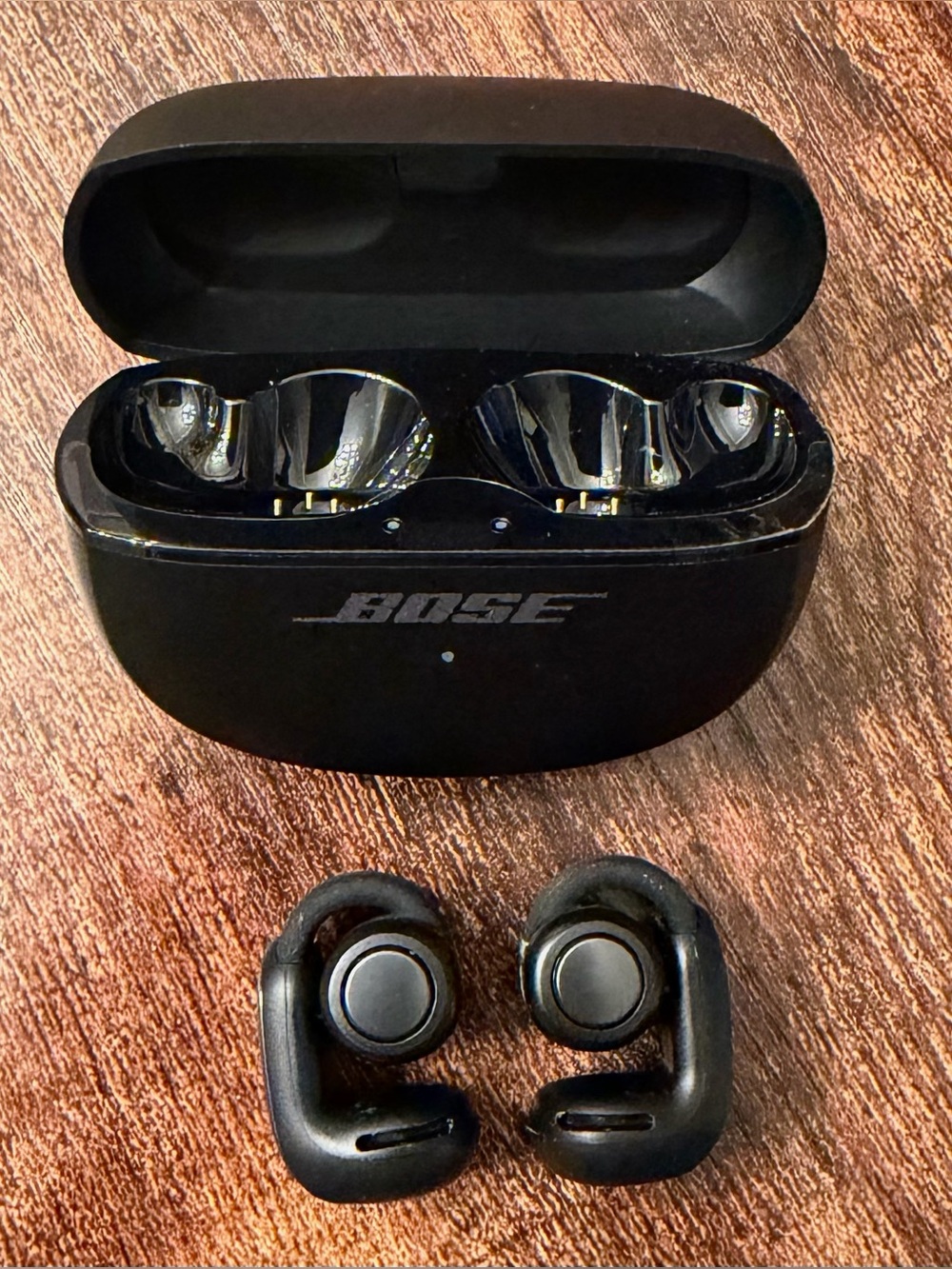 Bose Black Wireless Earbuds with Charging Case and Ear Hooks